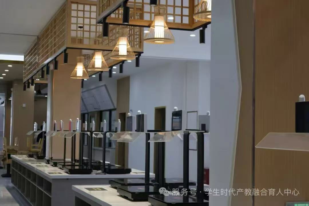 ѧУ�羰